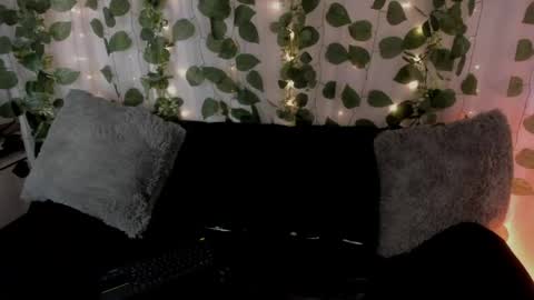 Snapshot of chloe_petite2 chatting on 23, 4, 2026 Chloe online show from 23, 4, 2026