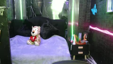 Snapshot of chloe_smith5 chatting on 6, 5, 2026 chloe_smith5 online show from 6, 5, 2026