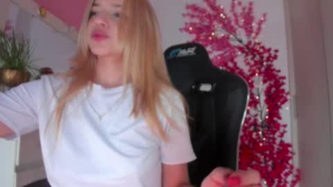 Snapshot of chloe_sweet7 chatting on 28, 2, 2026 Chloe Miller online show from 28, 2, 2026