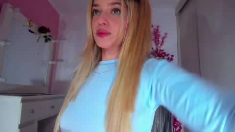 Snapshot of chloe_sweet7 chatting on 22, 4, 2026 Chloe Miller online show from 22, 4, 2026
