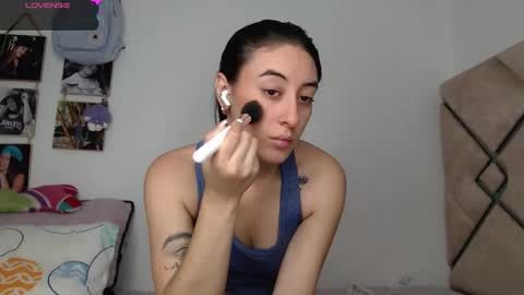 Snapshot of chloe_vahos chatting on 29, 10, 2025 Chloe online show from 29, 10, 2025