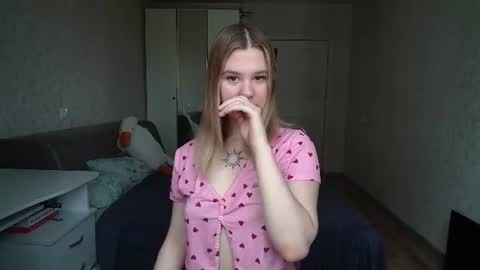 Snapshot of chloe_vance chatting on 2, 7, 2026 Chloe online show from 2, 7, 2026