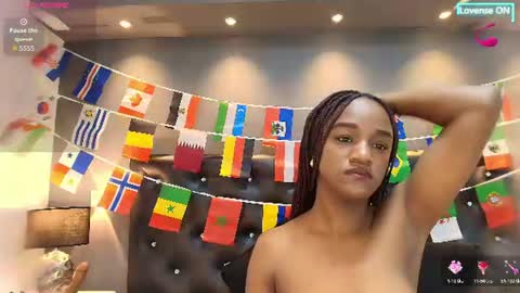 Snapshot of chloebrunnie chatting on 25, 6, 2026 CHLOE online show from 25, 6, 2026