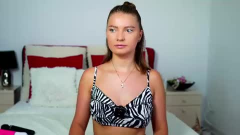 Snapshot of chloecheryy chatting on 17, 7, 2026 Chloe online show from 17, 7, 2026