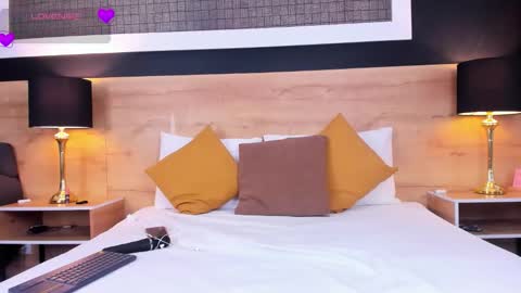 Chloe  online show from 25, 3, 2026