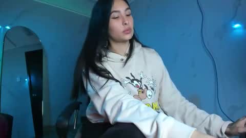 Snapshot of chloee_thompson chatting on 10, 9, 2025 ChloeeThompson online show from 10, 9, 2025