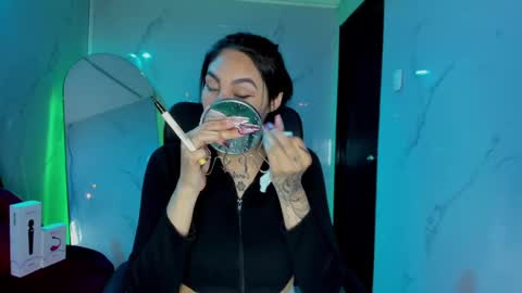 Snapshot of chloee_thompson chatting on 25, 9, 2025 ChloeeThompson online show from 25, 9, 2025