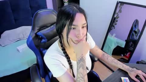 Snapshot of chloee_thompson chatting on 22, 10, 2025 ChloeeThompson online show from 22, 10, 2025