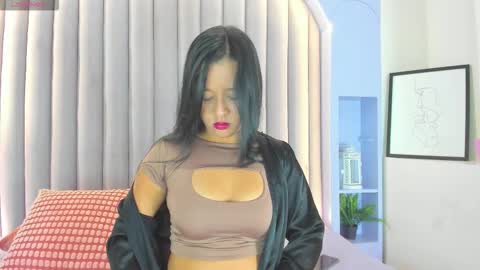 C H L O E  online show from 10, 2, 2026