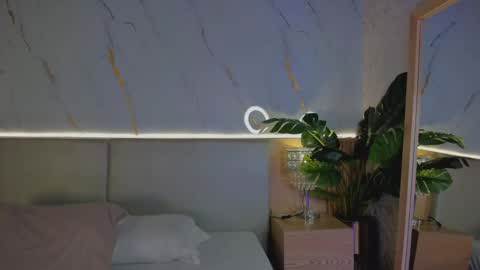 Chloee online show from 10, 10, 2025