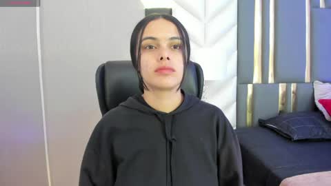  Chloe Harper  online show from 8, 4, 2026