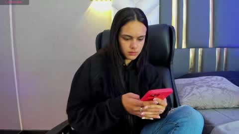  Chloe Harper  online show from 24, 4, 2026