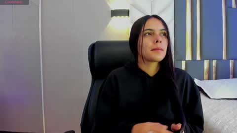Snapshot of chloeharper_ chatting on 1, 5, 2026 Chloe Harper online show from 1, 5, 2026