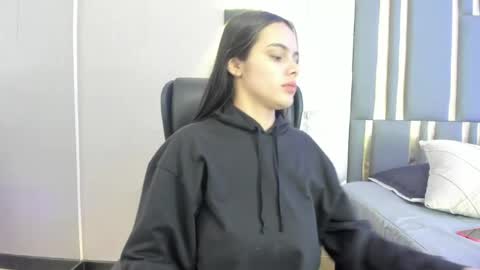 Snapshot of chloeharper_ chatting on 6, 5, 2026 Chloe Harper online show from 6, 5, 2026