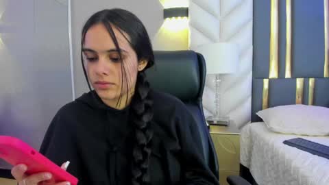 Snapshot of chloeharper_ chatting on 13, 5, 2026 Chloe Harper online show from 13, 5, 2026
