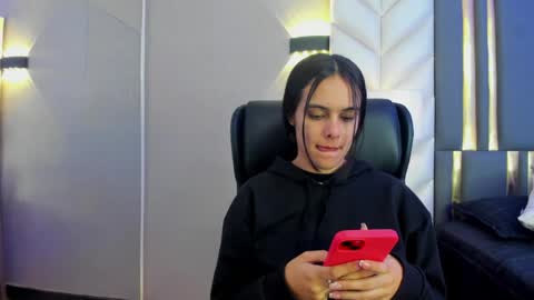 Snapshot of chloeharper_ chatting on 14, 5, 2026 Chloe Harper online show from 14, 5, 2026