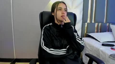 Snapshot of chloeharper_ chatting on 25, 5, 2026 Chloe Harper online show from 25, 5, 2026