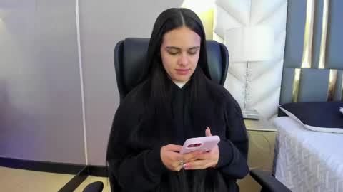 Snapshot of chloeharper_ chatting on 4, 6, 2026 Chloe Harper online show from 4, 6, 2026