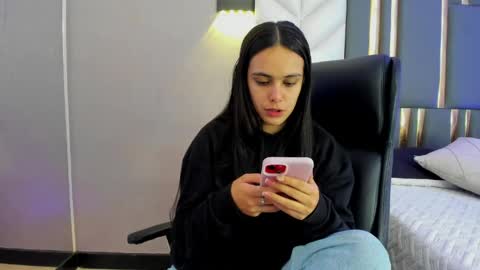 Snapshot of chloeharper_ chatting on 5, 6, 2026 Chloe Harper online show from 5, 6, 2026