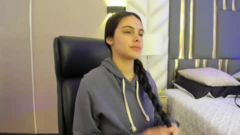 Snapshot of chloeharper_ chatting on 8, 6, 2026 Chloe Harper online show from 8, 6, 2026
