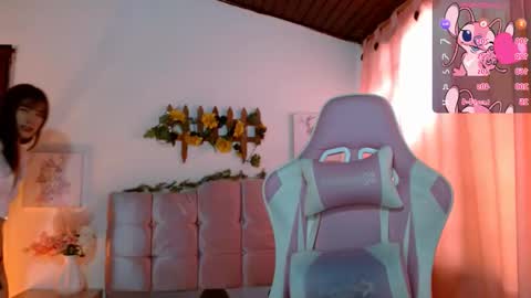 Snapshot of chloejohnsoon chatting on 26, 11, 2025 Chloe online show from 26, 11, 2025