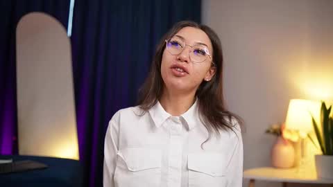 chloemin_ online show from 15, 11, 2025