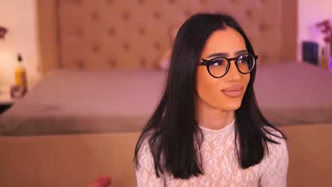 Chlo online show from 15, 3, 2026