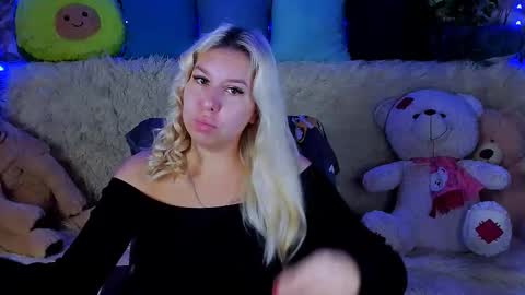 Snapshot of chloericci chatting on 20, 9, 2025 ChloeRicci online show from 20, 9, 2025