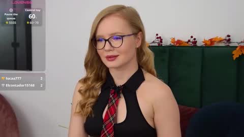 Snapshot of chloerichardson chatting on 6, 10, 2025 Chloe online show from 6, 10, 2025