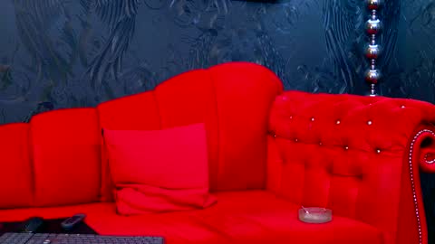 Chloe Vee online show from 23, 2, 2025