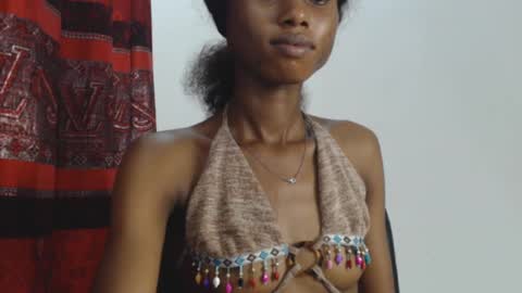 Snapshot of choco_petitqueen chatting on 14, 12, 2024 choco_petitqueen online show from 14, 12, 2024