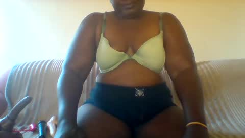 Snapshot of chocobabe002 chatting on 7, 7, 2026 chocobabe002 online show from 7, 7, 2026
