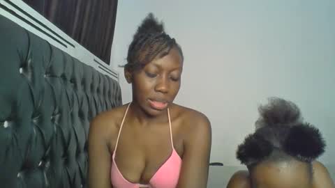 Snapshot of chocobear22 chatting on 21, 11, 2025 chocobear22 online show from 21, 11, 2025