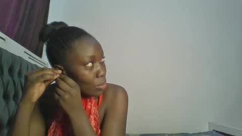 Snapshot of chocobear22 chatting on 25, 11, 2025 chocobear22 online show from 25, 11, 2025