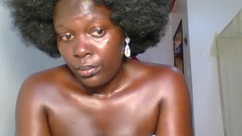 Snapshot of chocolate_queen25 chatting on 16, 10, 2025 chocolate queen25 online show from 16, 10, 2025