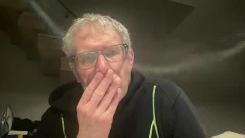 choupipat1 online show from 28, 2, 2025