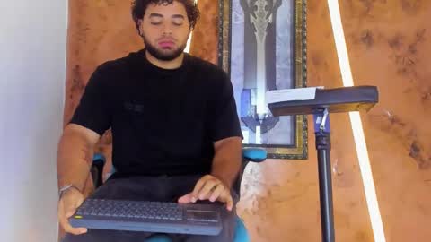 Snapshot of chris_evans00 chatting on 2, 2, 2026 chris_evans00 online show from 2, 2, 2026