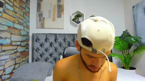 Snapshot of chris_grey2 chatting on 17, 6, 2026 chris_grey2 online show from 17, 6, 2026
