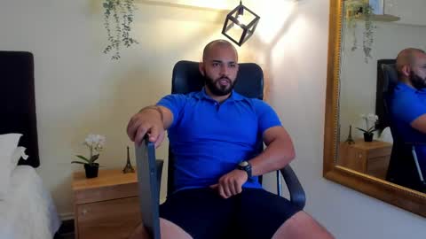 Snapshot of chris_varden chatting on 14, 5, 2026 Chris Varden online show from 14, 5, 2026
