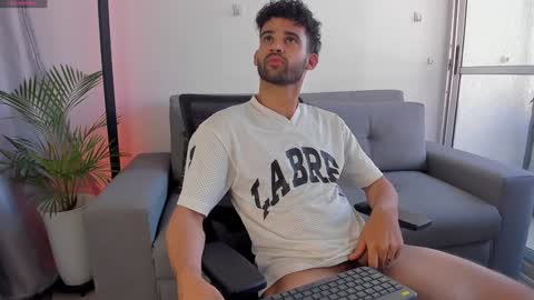 Snapshot of chrisandrew_ chatting on 7, 1, 2025 Im Chirs IM MODEL INDEPENDT online show from 7, 1, 2025