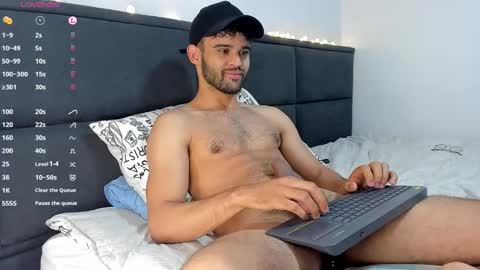 Snapshot of chrisandrew_ chatting on 8, 1, 2025 Im Chirs IM MODEL INDEPENDT online show from 8, 1, 2025