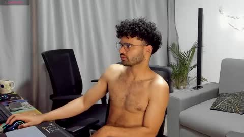 Snapshot of chrisandrew_ chatting on 25, 2, 2025 Im Chirs IM MODEL INDEPENDT online show from 25, 2, 2025