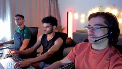 Snapshot of chrisandrew_ chatting on 11, 3, 2025 Im Chirs IM MODEL INDEPENDT online show from 11, 3, 2025