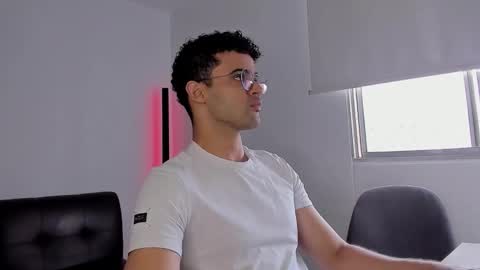 Snapshot of chrisandrew_ chatting on 30, 9, 2025 Im Chirs IM MODEL INDEPENDT online show from 30, 9, 2025