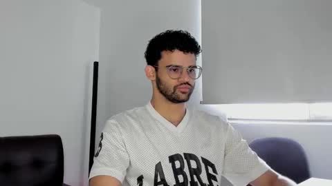 Im Chirs IM MODEL INDEPENDT online show from 16, 10, 2025