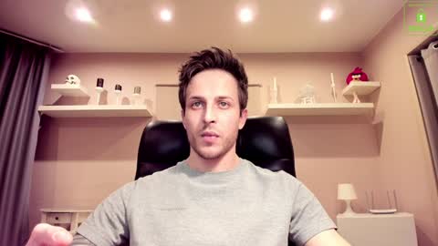 Snapshot of chriscarrey chatting on 13, 12, 2024 Chris online show from 13, 12, 2024