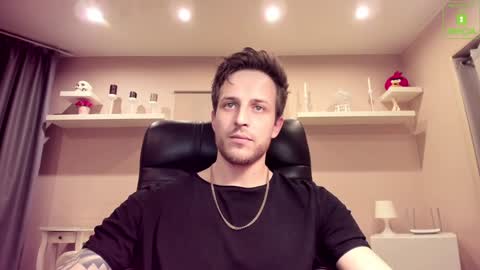 Snapshot of chriscarrey chatting on 15, 12, 2024 Chris online show from 15, 12, 2024