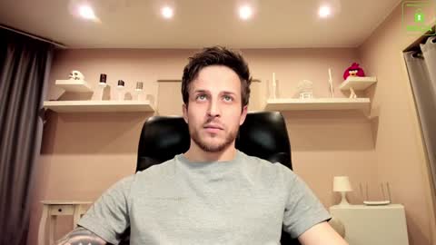 Snapshot of chriscarrey chatting on 22, 12, 2024 Chris online show from 22, 12, 2024