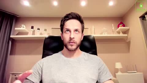 Snapshot of chriscarrey chatting on 12, 3, 2025 Chris online show from 12, 3, 2025
