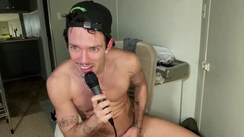 Snapshot of chriscool93 chatting on 2, 1, 2025 Content creator artist online show from 2, 1, 2025